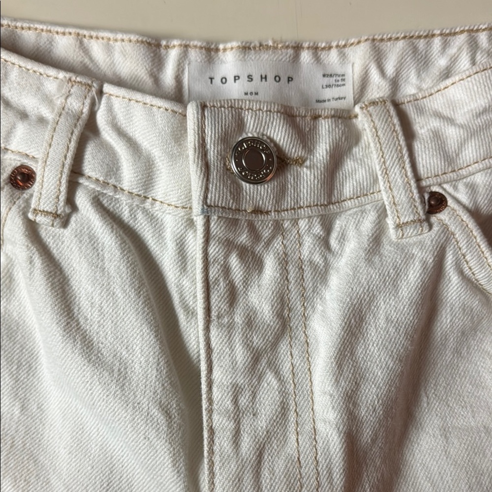 Topshop Cream Ripped Mom Jeans. Sz 28
